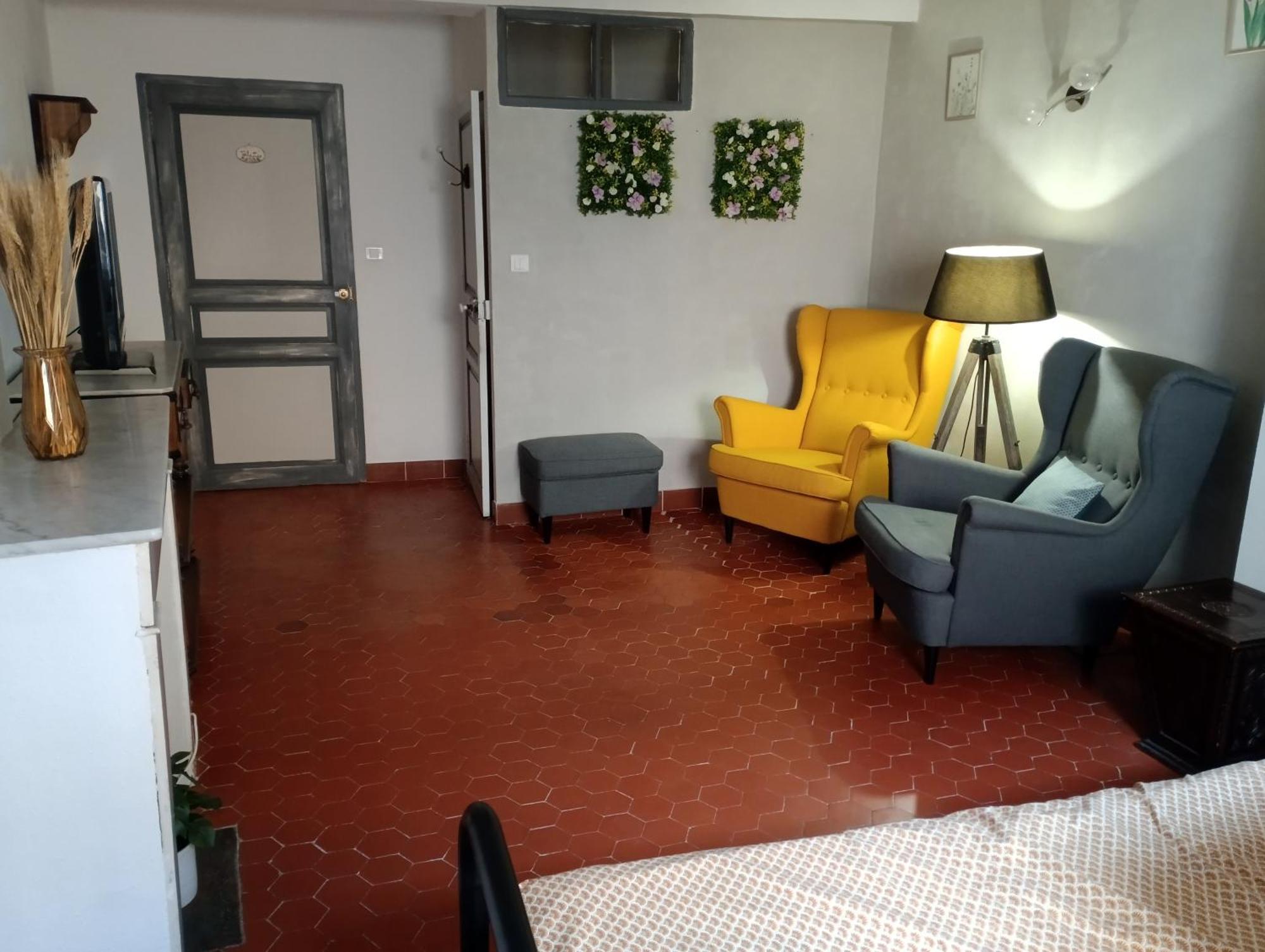Maison De Village Centre Quinson Extérieur photo