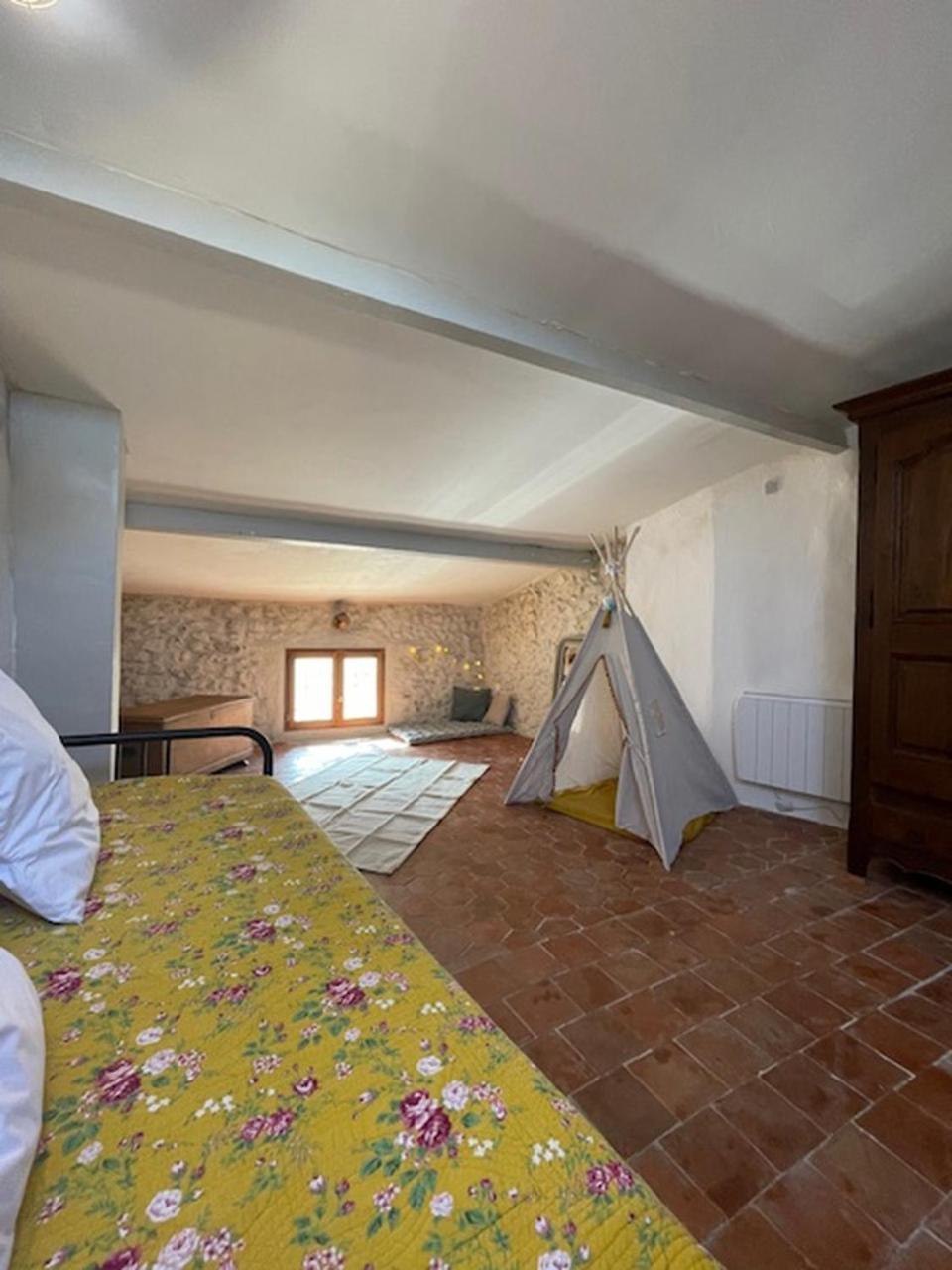 Maison De Village Centre Quinson Extérieur photo