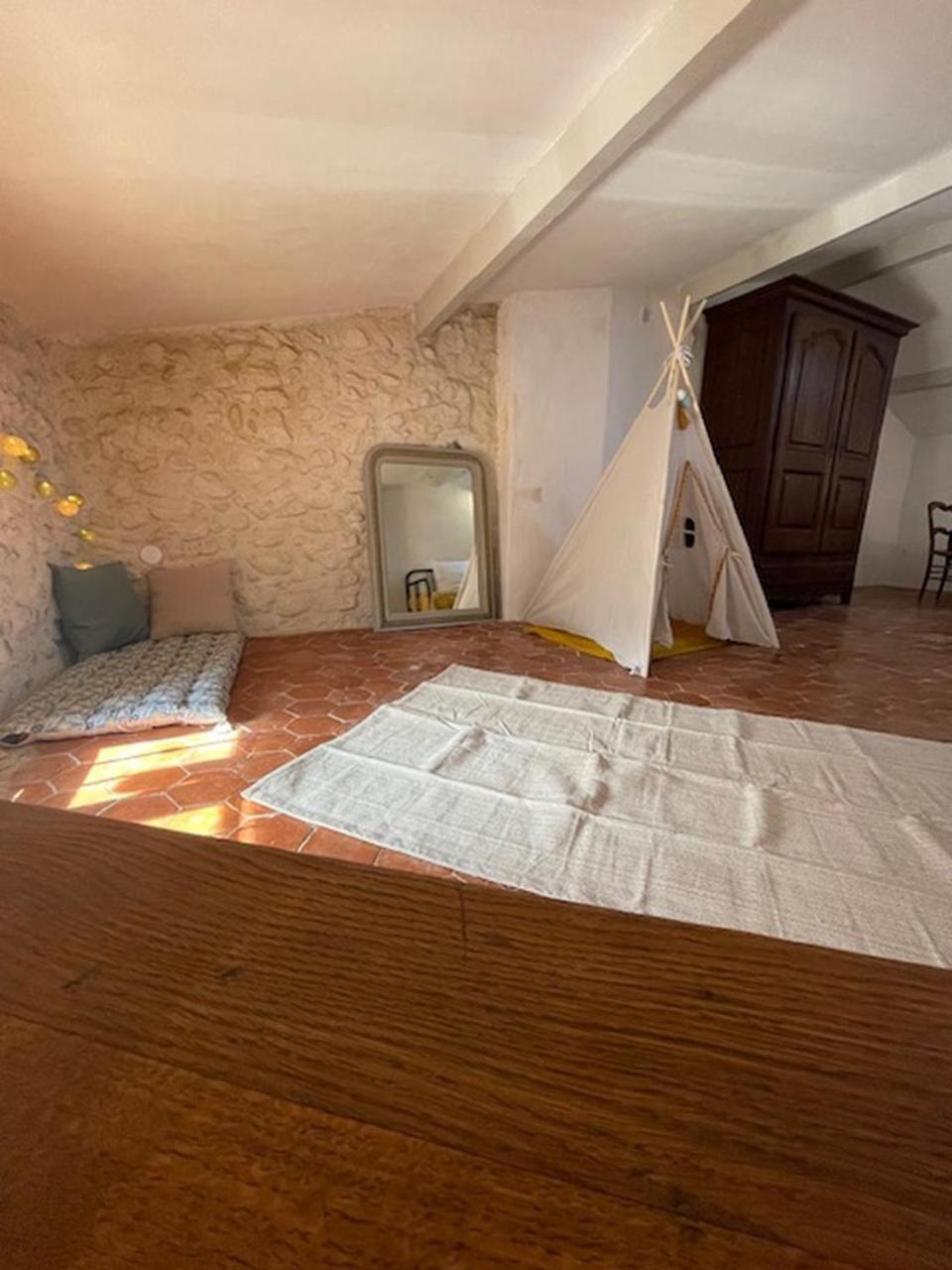 Maison De Village Centre Quinson Extérieur photo